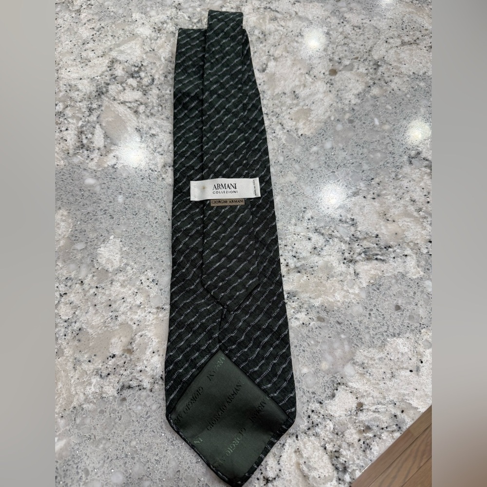 Giorgio Armani Green Textured Tie - Picture 3 of 5